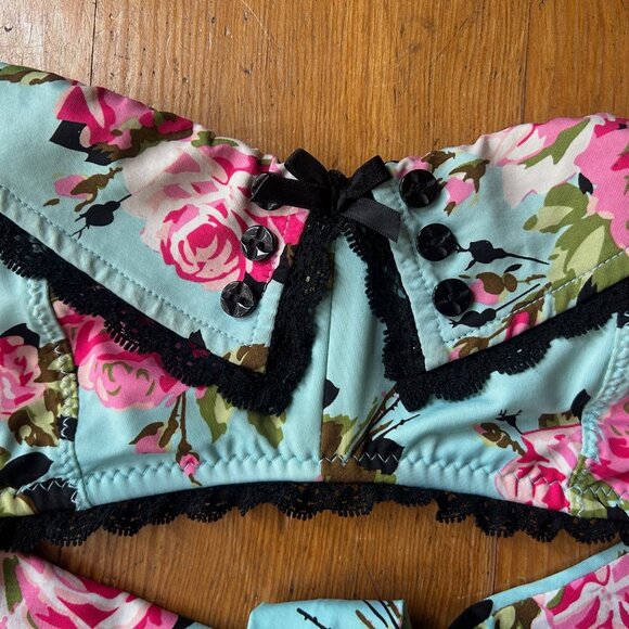 Betsey Johnson Y2K Floral Halter Top Bikini - Picture 2 of 9